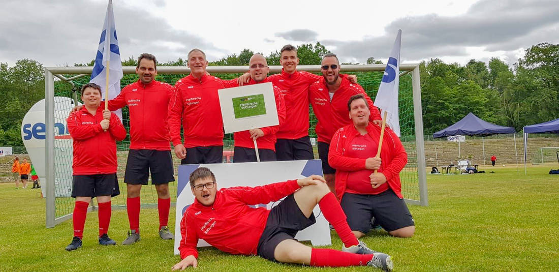 Internationaler SENI Cup 2022 – Pfeiffers-Kicker holen 4. Platz Fußballmannschaft der Pfeifferschen Stiftungen