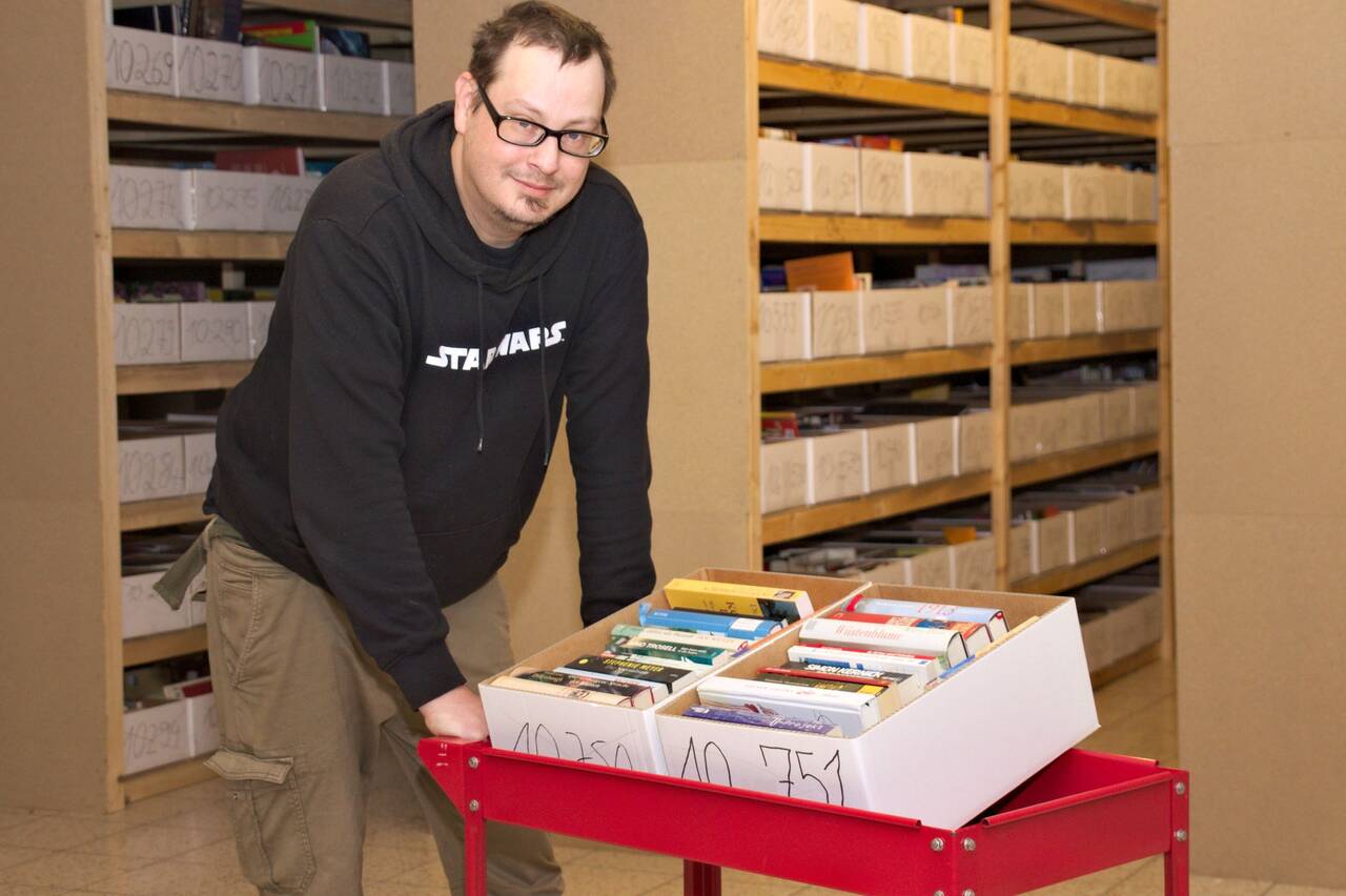Andrino Scharsig arbeitet gern bei »Machte-Buch« »Machte-Buch«-Mitarbeiter Andrino Scharsig
