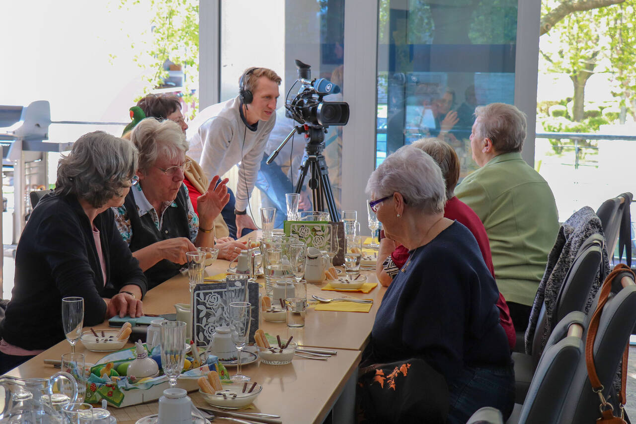 MDR-Team dreht im Treffpunkt Wohncafé