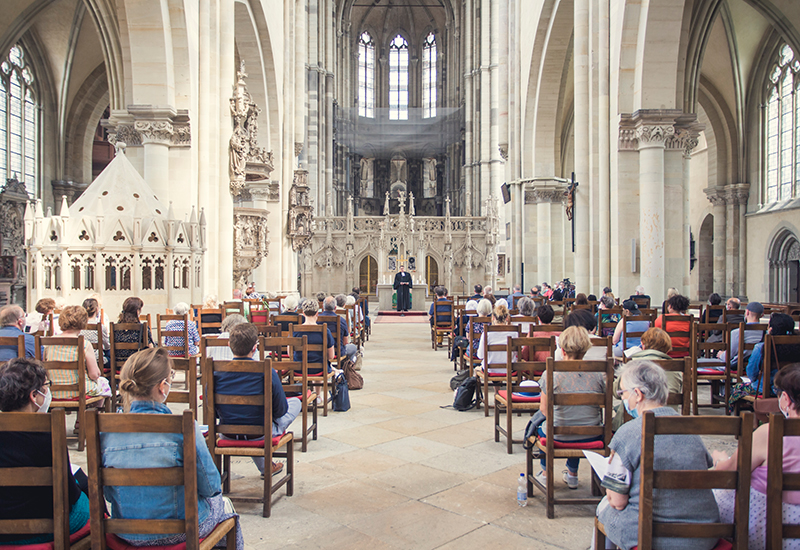 Pfeiffers im Dom: Ein Gottesdienst der Zuversicht Gottesdienst der Pfeifferschen Stiftungen im Magdeburger Dom